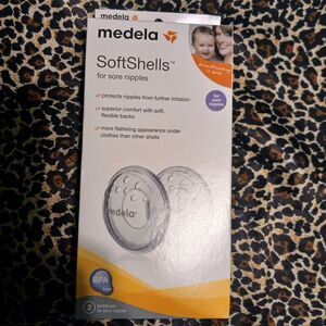 NEW Medela SoftShells for Sore Nipples (2-Pack) - Nipple Protectors